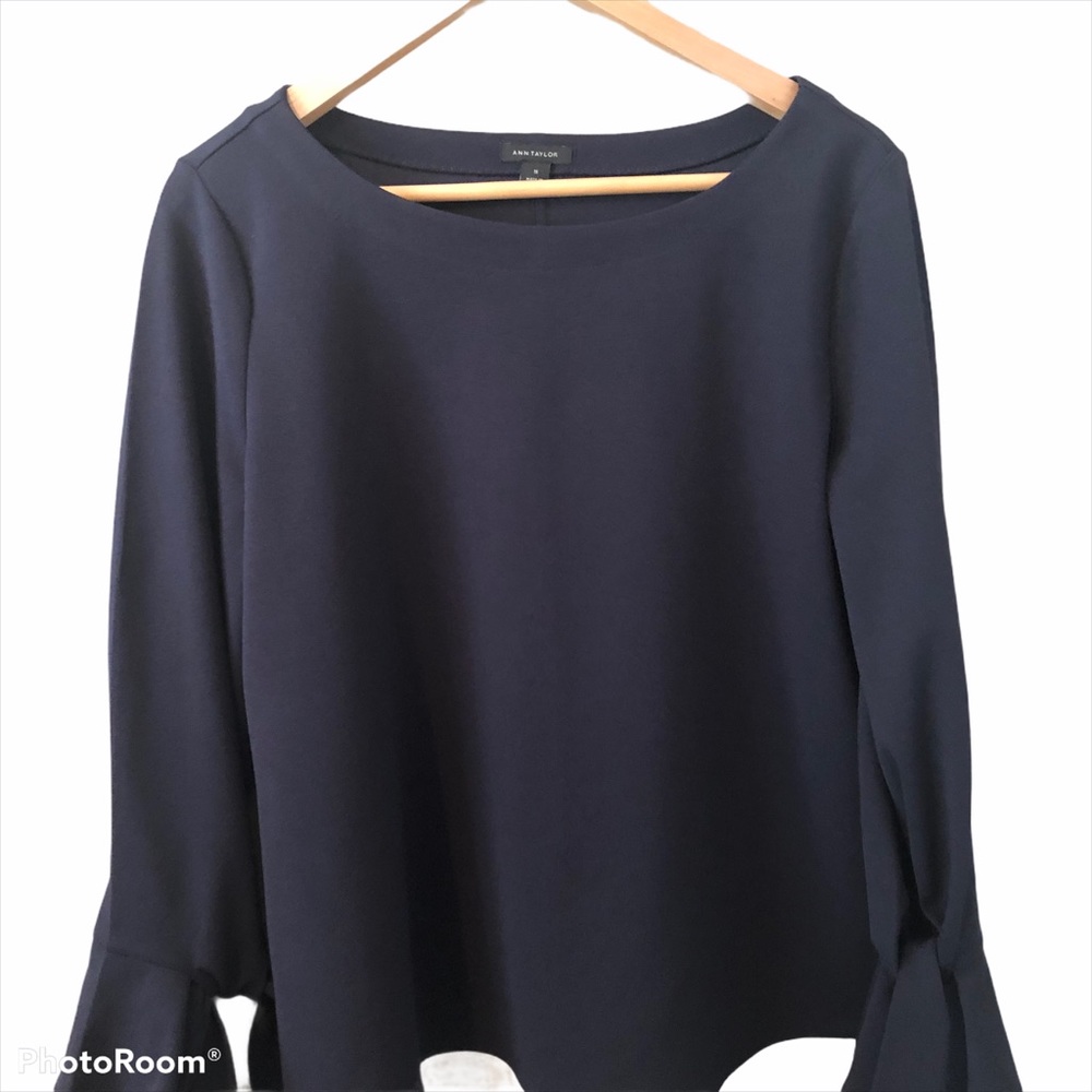 Ann Taylor Navy Top w/Tie Cuffs Size Medium - Picture 2 of 12
